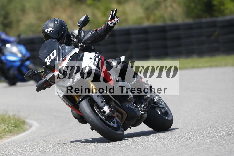 /27 12.06.2025 Ducati Schweiz Trackday Warmup  ADR/gruen-vert/20